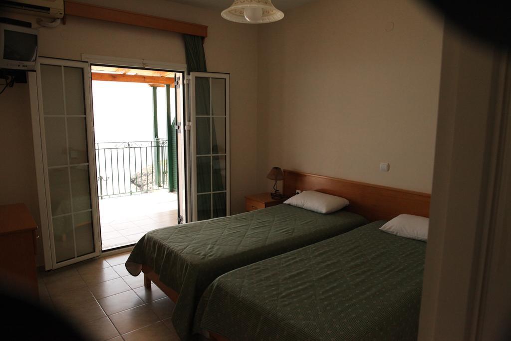 Agnantio Apartment Eleios-Pronnoi Ngoại thất bức ảnh