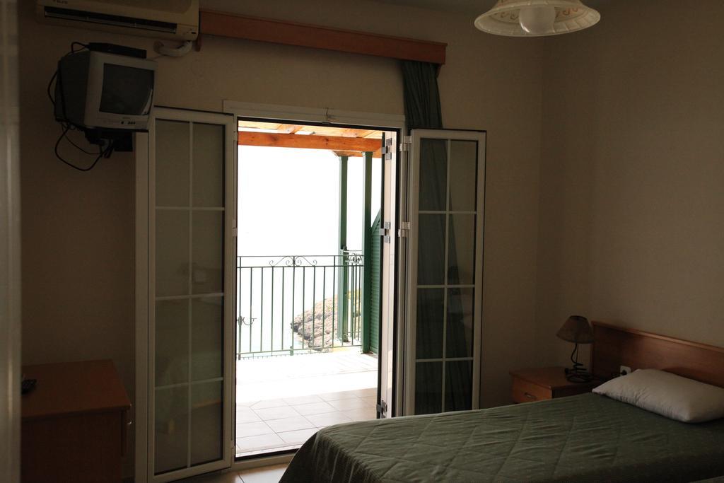 Agnantio Apartment Eleios-Pronnoi Ngoại thất bức ảnh