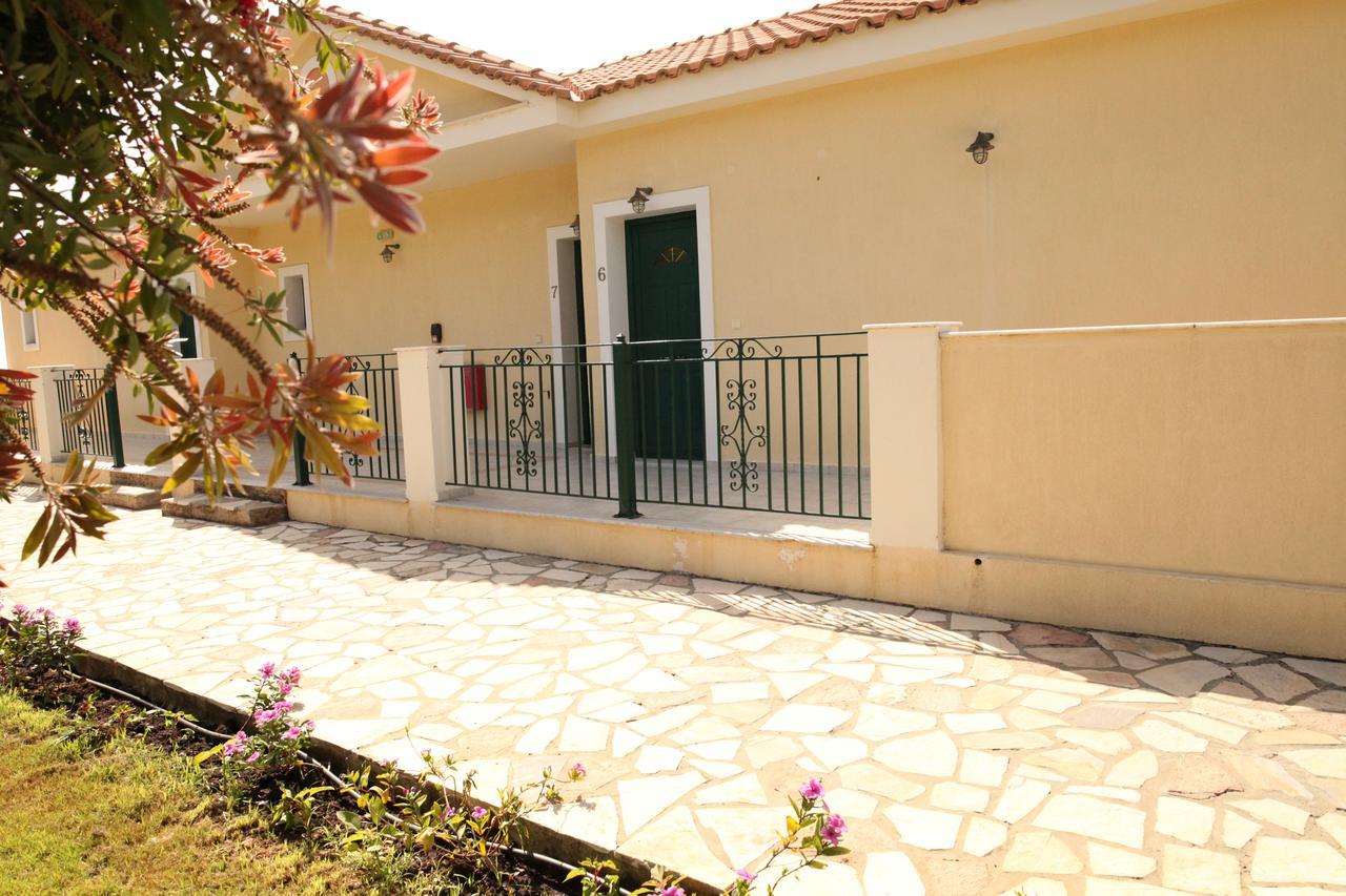 Agnantio Apartment Eleios-Pronnoi Ngoại thất bức ảnh